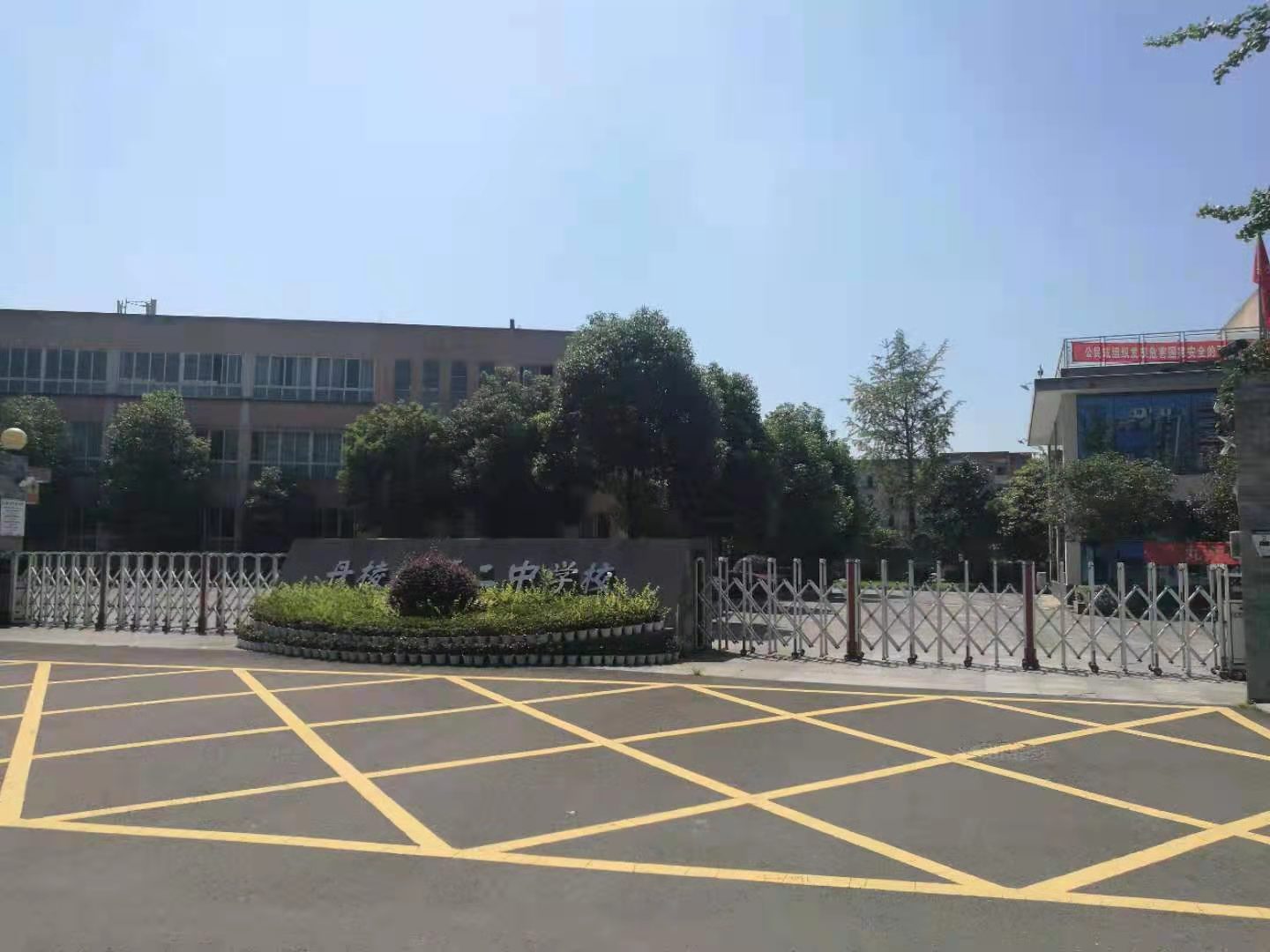 伸缩门、电动门