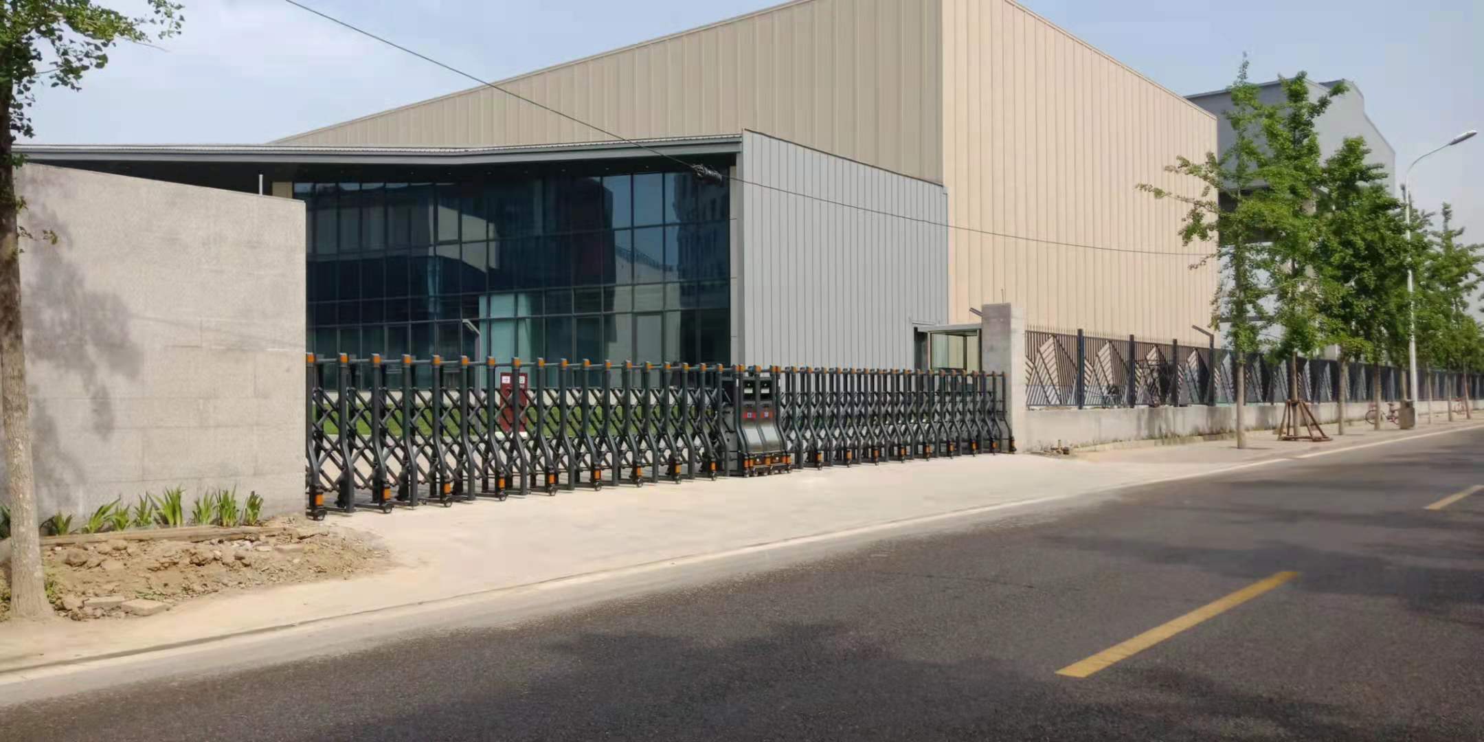 英龙 电动门 伸缩门